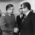 A los 100 años falleció en Connecticut el exsecretario de Estado y exasesor de Seguridad Nacional, que promovió el derrocamiento del Presidente Salvador Allende. Respaldó la Operación Cóndor y otras operaciones […]